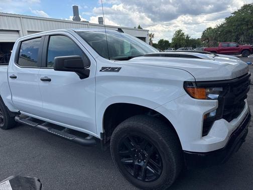 Summit White 2025 Chevrolet Silverado 1500 Custom Trail Boss