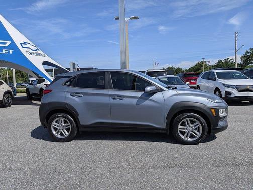 Silver 2021 Hyundai KONA SE