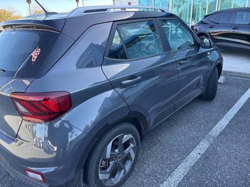 2023 Hyundai VENUE Limited