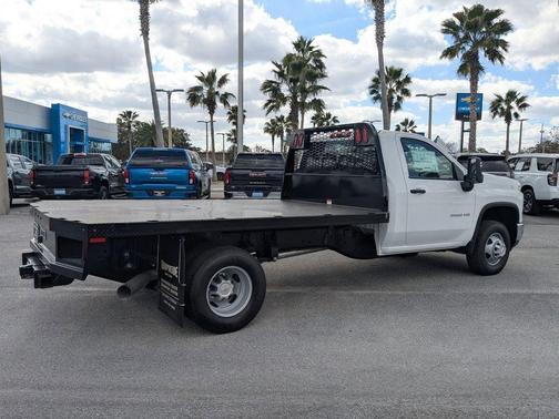 2025 Chevrolet Silverado 3500 WT