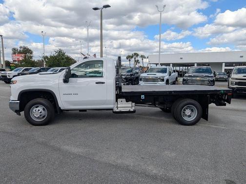 2025 Chevrolet Silverado 3500 WT