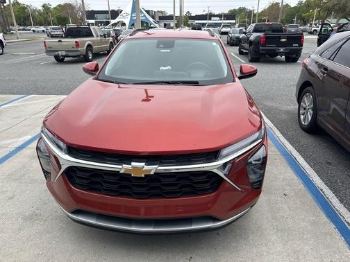 Cayenne Orange Metallic 2024 Chevrolet Trax LT