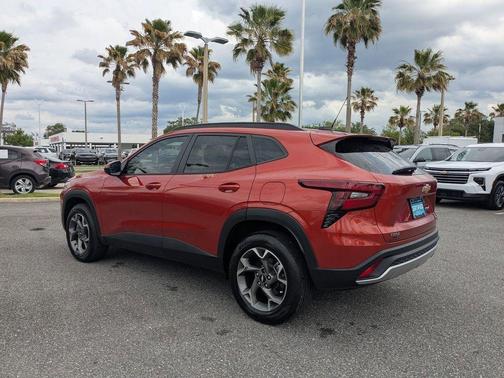 Cayenne Orange Metallic 2024 Chevrolet Trax LT