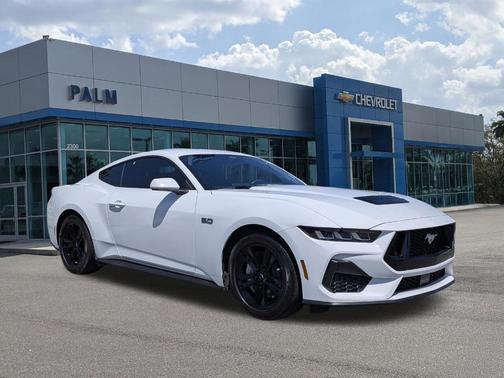 Oxford White 2024 Ford Mustang GT