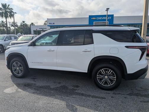 2024 Chevrolet Traverse LT