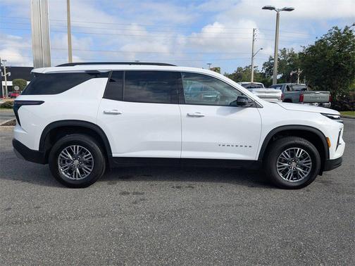 2024 Chevrolet Traverse LT