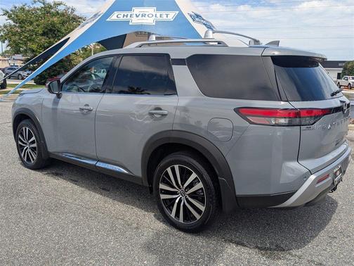 2024 Nissan Pathfinder Platinum