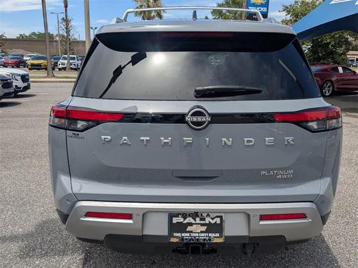 2024 Nissan Pathfinder Platinum