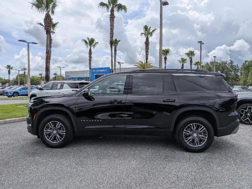 Black Metallic 2024 Chevrolet Traverse LT