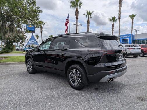 Black Metallic 2024 Chevrolet Traverse LT