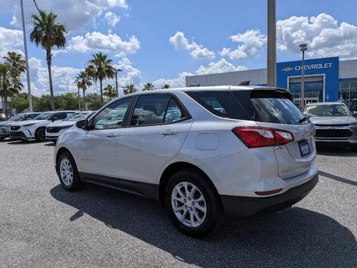 Silver Ice Metallic 2020 Chevrolet Equinox LS