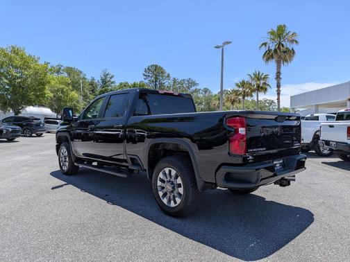 Black 2026 Chevrolet Silverado 2500 Custom