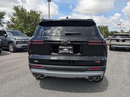 Black 2026 Chevrolet Traverse Z71