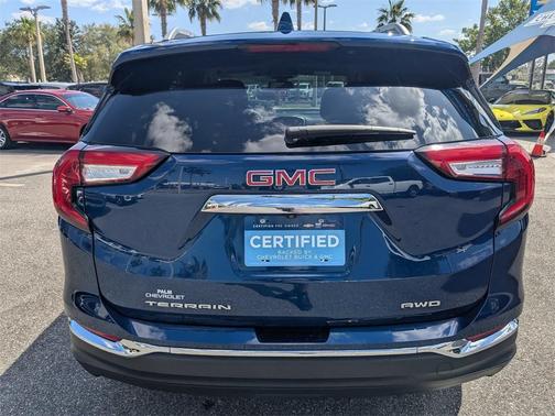2023 GMC Terrain SLT