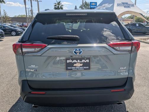 2020 Toyota RAV4 Hybrid XLE