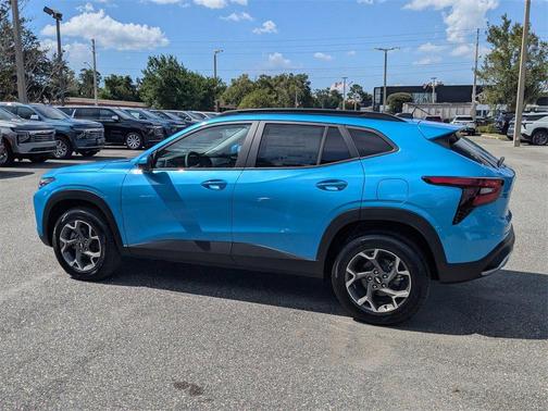 2025 Chevrolet Trax LT