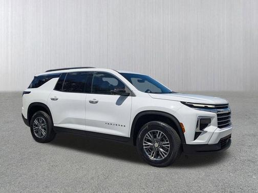 White 2026 Chevrolet Traverse LT