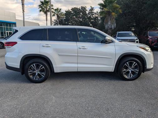 2018 Toyota Highlander LE