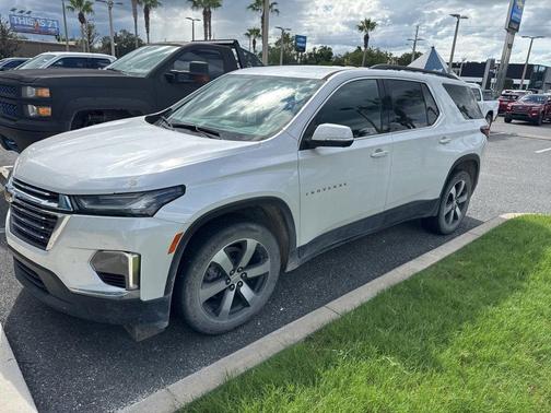 2022 Chevrolet Traverse LT Leather