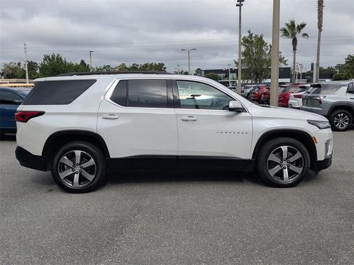 2022 Chevrolet Traverse LT Leather