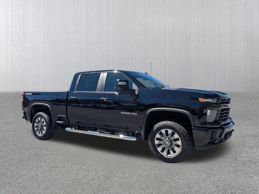 Black 2026 Chevrolet Silverado 2500 Custom