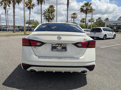 White 2021 Nissan Altima 2.5 SL