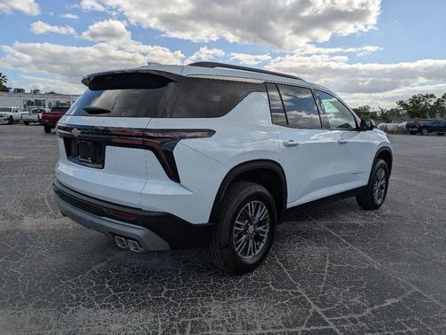 White 2026 Chevrolet Traverse LT