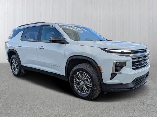 White 2026 Chevrolet Traverse LT