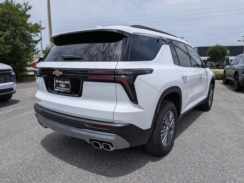 Summit White 2025 Chevrolet Traverse LT