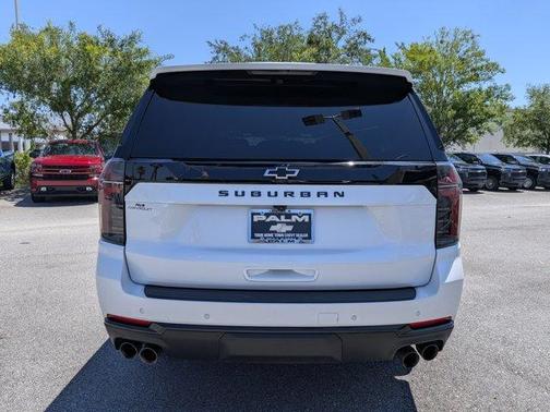 Iridescent Pearl Tricoat 2025 Chevrolet Suburban Z71