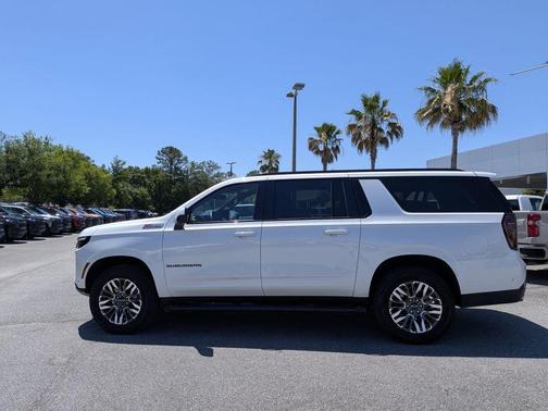 Iridescent Pearl Tricoat 2025 Chevrolet Suburban Z71