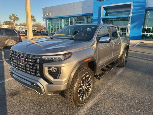2023 GMC Canyon Denali