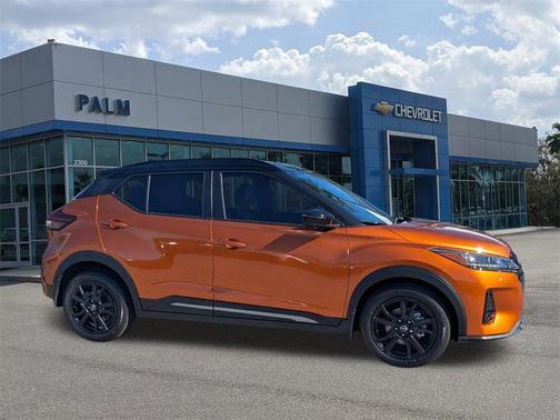 2023 Nissan Kicks SR