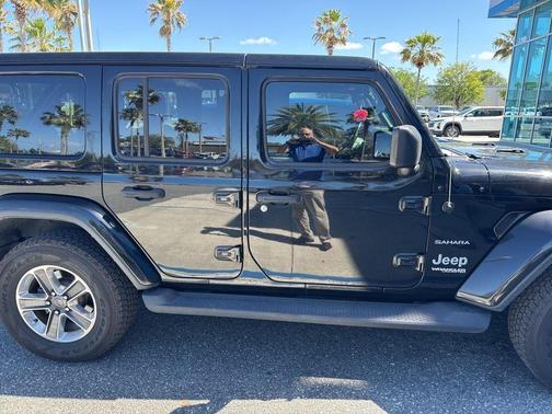 Black Clearcoat 2021 Jeep Wrangler Unlimited Sahara