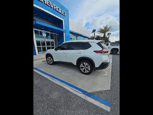White 2021 Nissan Rogue SV