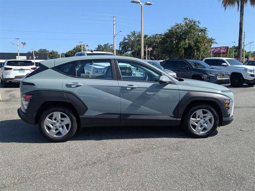 2024 Hyundai KONA SE