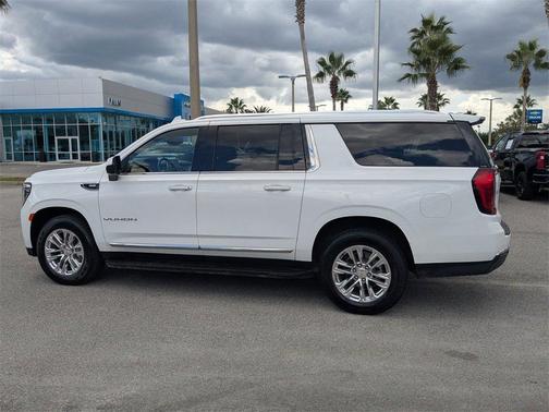 2024 GMC Yukon XL SLT