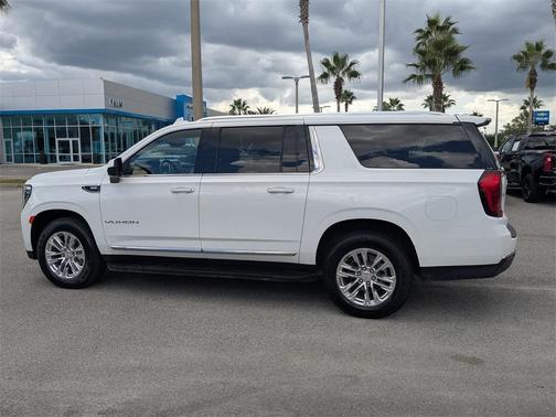 2024 GMC Yukon XL SLT