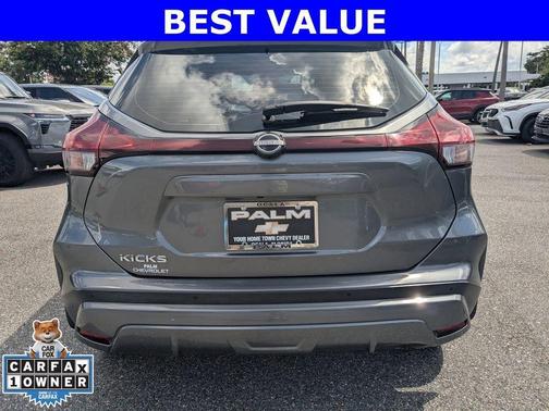 Gun Metallic 2023 Nissan Kicks S