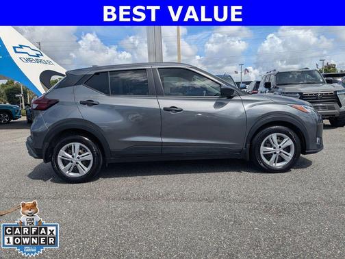 Gun Metallic 2023 Nissan Kicks S
