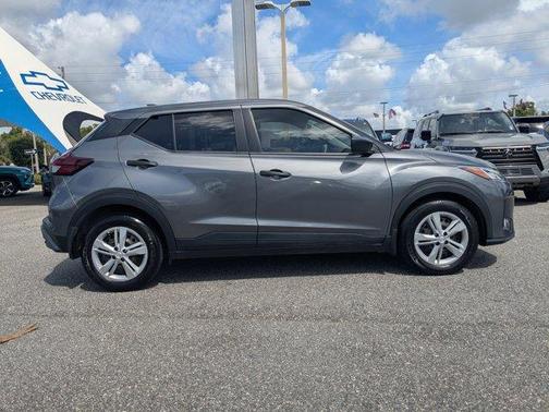 Gun Metallic 2023 Nissan Kicks S