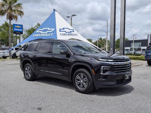 Black Metallic 2024 Chevrolet Traverse LT
