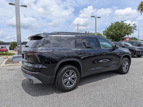 Black Metallic 2024 Chevrolet Traverse LT