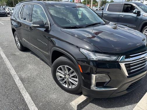 Black Metallic 2023 Chevrolet Traverse LT Cloth