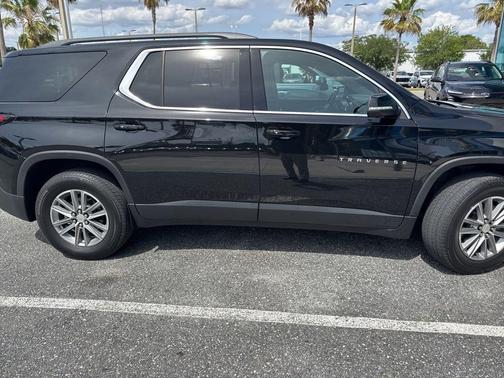 Black Metallic 2023 Chevrolet Traverse LT Cloth