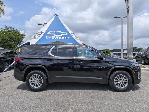 Black Metallic 2023 Chevrolet Traverse LT Cloth