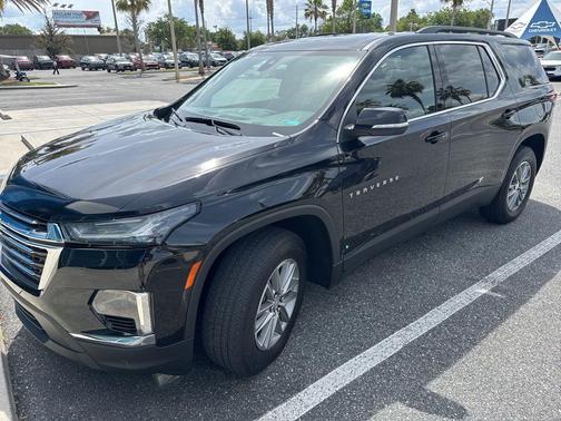 Black Metallic 2023 Chevrolet Traverse LT Cloth