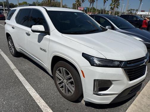 Summit White 2023 Chevrolet Traverse High Country