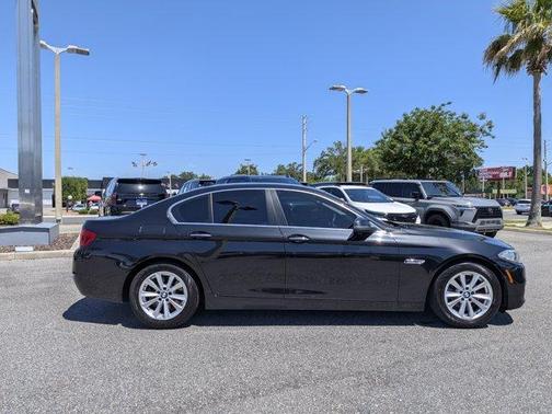 Black Sapphire Metallic 2016 BMW 528 i