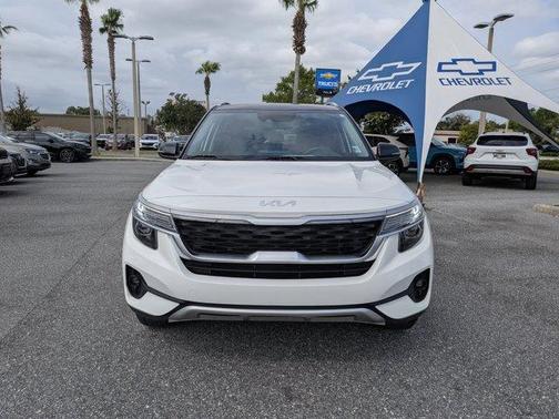 Clear White 2023 Kia Seltos S
